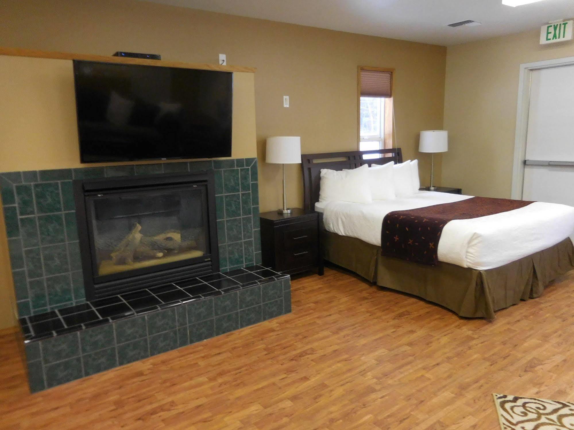 Cowlitz River Lodge Packwood Bagian luar foto